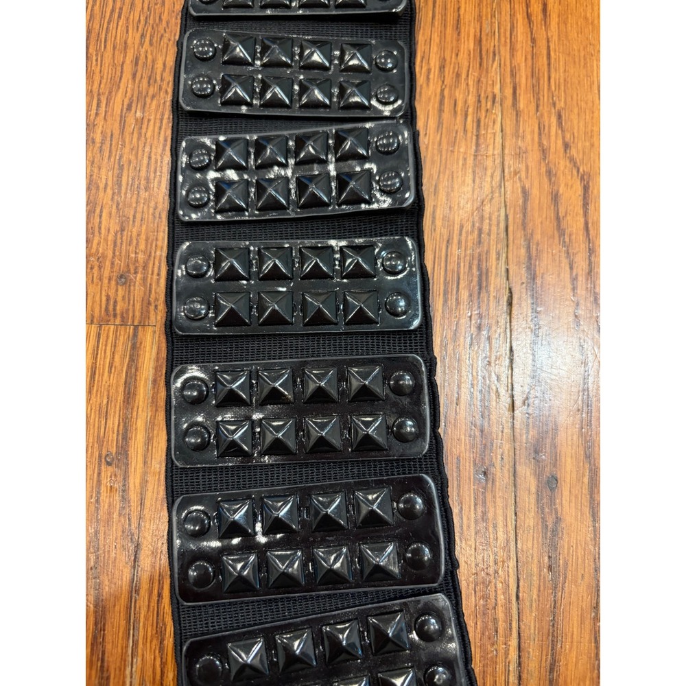 BCBGMAXAZRIA Studded Wide Waist Belt Black Pyramid Studs Elastic L/XL Y2K 90s - Picture 2 of 5